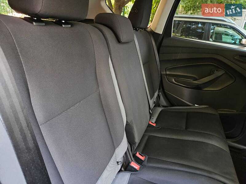 Внедорожник / Кроссовер Ford Escape 2014 в Вишневом