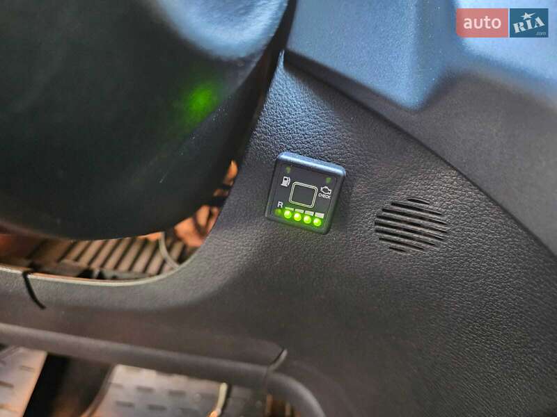 Внедорожник / Кроссовер Ford Escape 2014 в Вишневом