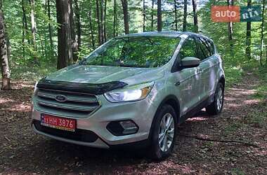 Внедорожник / Кроссовер Ford Escape 2019 в 