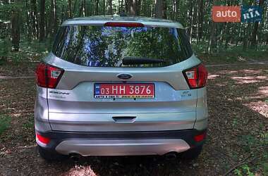 Внедорожник / Кроссовер Ford Escape 2019 в 