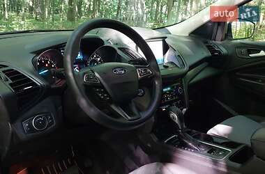Внедорожник / Кроссовер Ford Escape 2019 в 