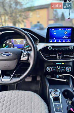 Внедорожник / Кроссовер Ford Escape 2021 в 