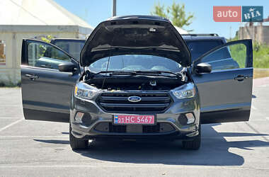 Внедорожник / Кроссовер Ford Escape 2019 в 