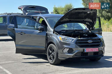 Внедорожник / Кроссовер Ford Escape 2019 в 