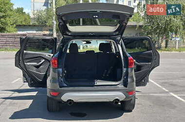 Внедорожник / Кроссовер Ford Escape 2019 в 