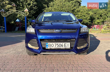 Внедорожник / Кроссовер Ford Escape 2015 в 