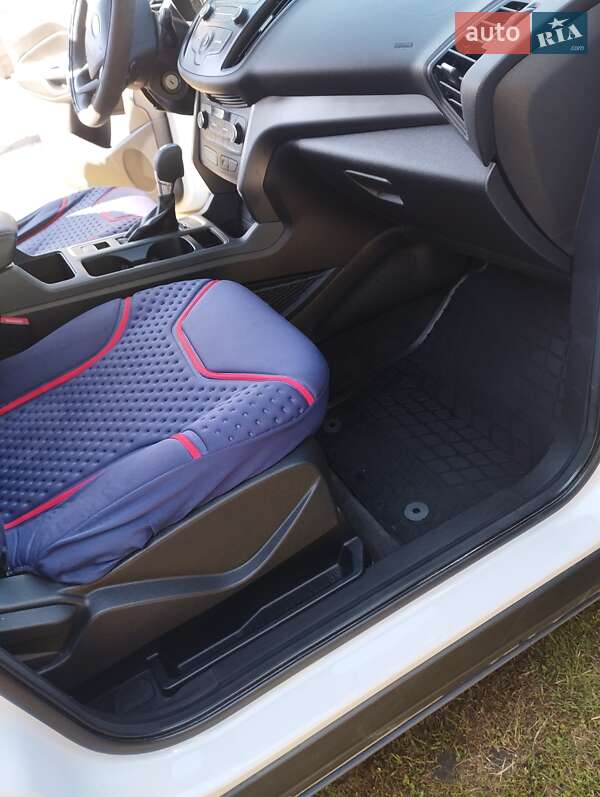 Внедорожник / Кроссовер Ford Escape 2017 в Кременце