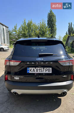 Позашляховик / Кросовер Ford Escape 2020 в 