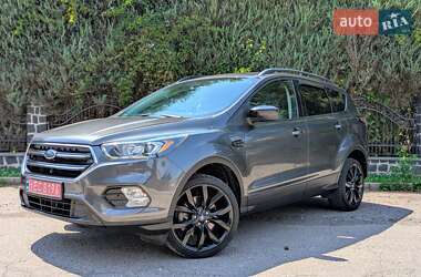 Внедорожник / Кроссовер Ford Escape 2018 в 