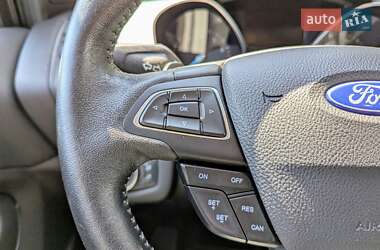 Внедорожник / Кроссовер Ford Escape 2018 в 