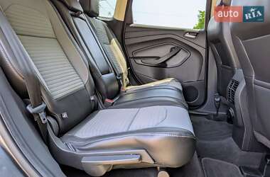 Внедорожник / Кроссовер Ford Escape 2018 в 