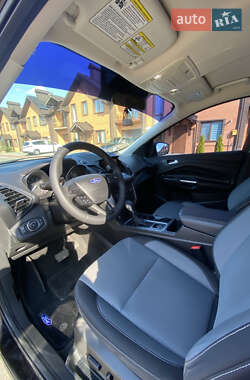 Позашляховик / Кросовер Ford Escape 2019 в 