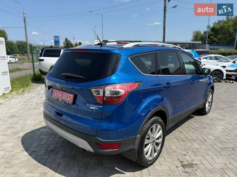 Внедорожник / Кроссовер Ford Escape 2017 в Луцке