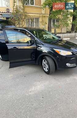 Внедорожник / Кроссовер Ford Escape 2012 в 