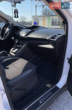 Внедорожник / Кроссовер Ford Escape 2014 в 