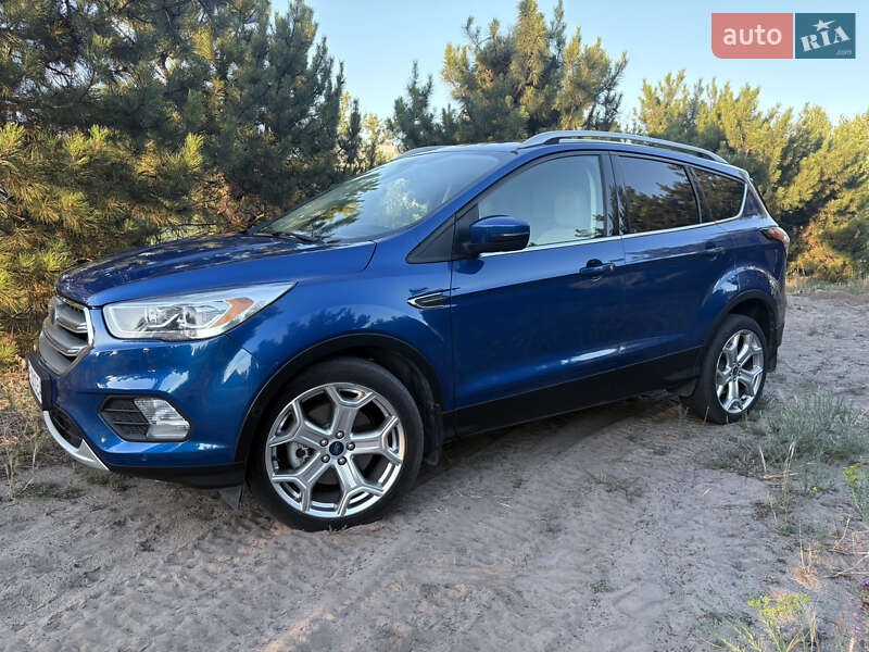 Внедорожник / Кроссовер Ford Escape 2018 в Днепре