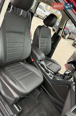 Внедорожник / Кроссовер Ford Escape 2014 в 