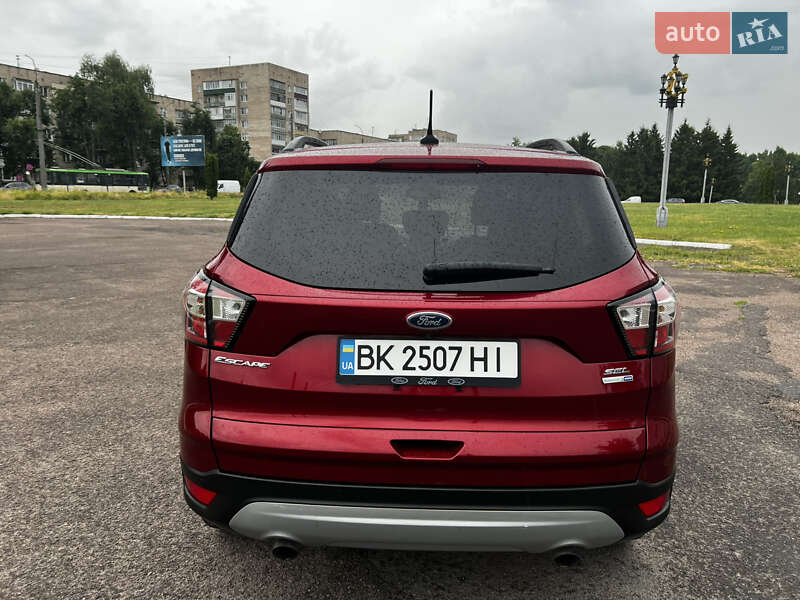 Позашляховик / Кросовер Ford Escape 2017 в Рівному