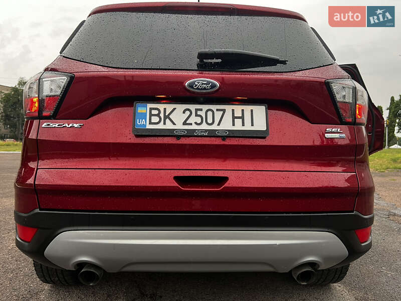 Позашляховик / Кросовер Ford Escape 2017 в Рівному