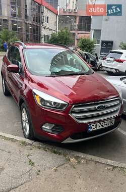 Позашляховик / Кросовер Ford Escape 2017 в Черкасах