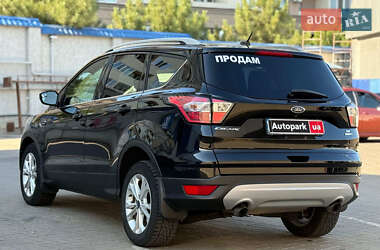 Внедорожник / Кроссовер Ford Escape 2017 в 