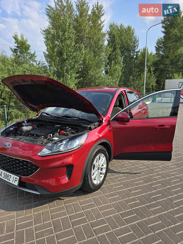 Внедорожник / Кроссовер Ford Escape 2020 в Киеве