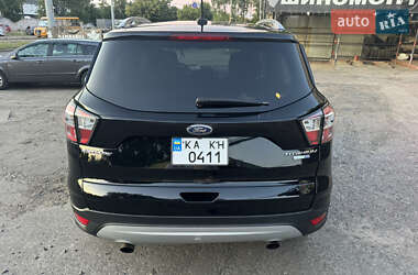 Внедорожник / Кроссовер Ford Escape 2017 в 