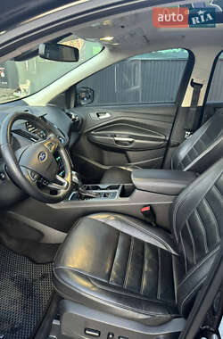 Внедорожник / Кроссовер Ford Escape 2017 в 