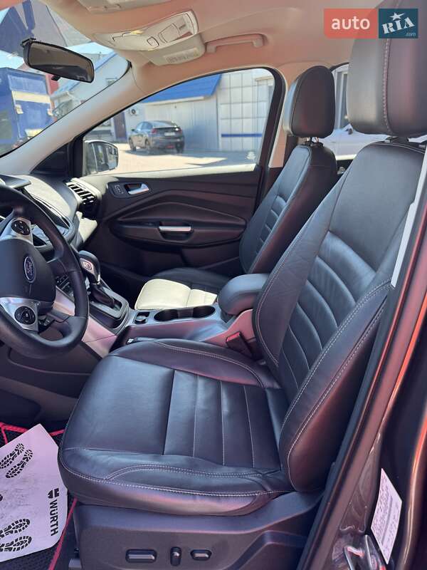 Внедорожник / Кроссовер Ford Escape 2015 в Ровно