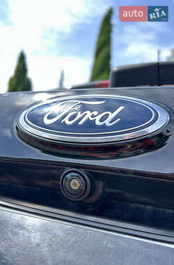 Внедорожник / Кроссовер Ford Escape 2016 в 