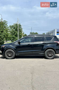 Внедорожник / Кроссовер Ford Escape 2016 в 