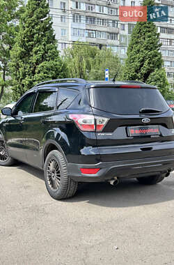 Внедорожник / Кроссовер Ford Escape 2016 в 