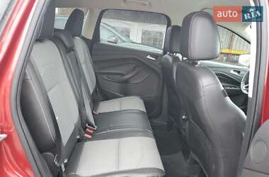 Внедорожник / Кроссовер Ford Escape 2017 в 