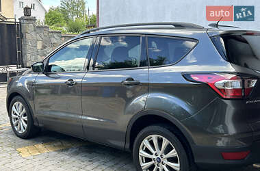 Внедорожник / Кроссовер Ford Escape 2017 в 