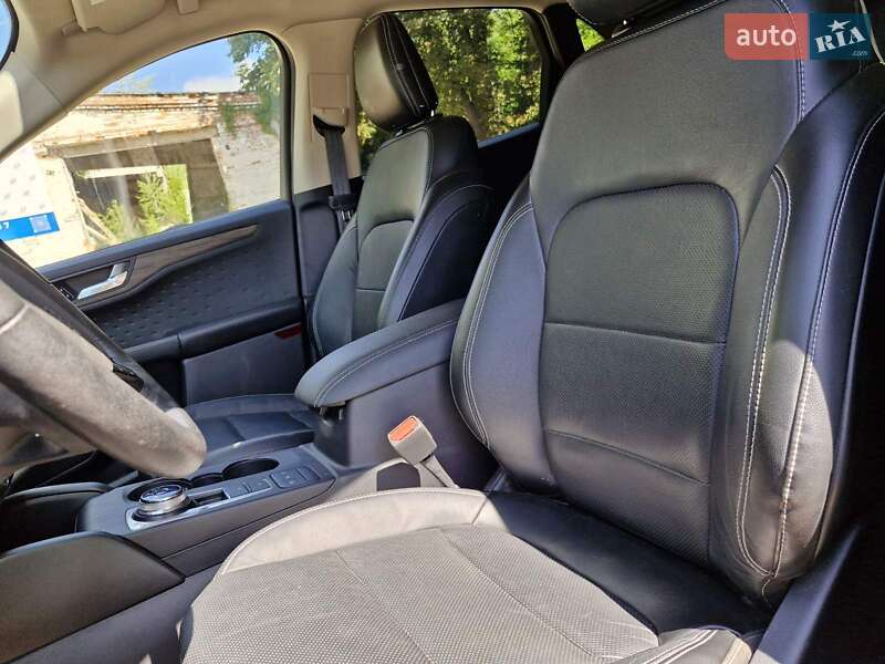 Внедорожник / Кроссовер Ford Escape 2020 в Умани