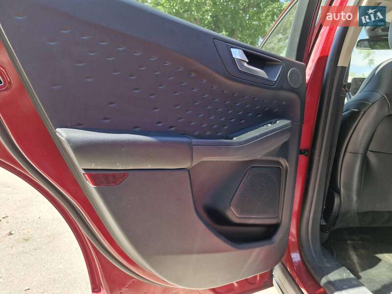 Внедорожник / Кроссовер Ford Escape 2020 в Умани