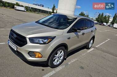 Внедорожник / Кроссовер Ford Escape 2018 в 
