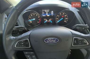 Внедорожник / Кроссовер Ford Escape 2018 в 