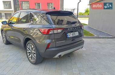 Внедорожник / Кроссовер Ford Escape 2020 в 