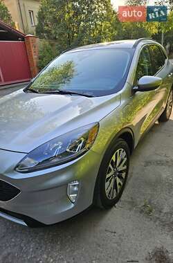 Внедорожник / Кроссовер Ford Escape 2021 в 