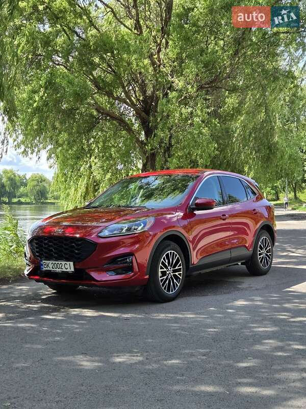 Внедорожник / Кроссовер Ford Escape 2021 в Ровно