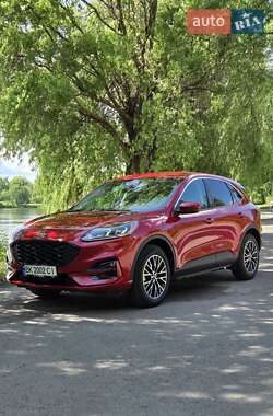 Внедорожник / Кроссовер Ford Escape 2021 в 