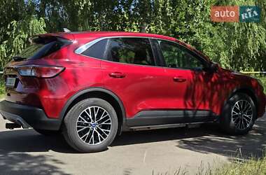Внедорожник / Кроссовер Ford Escape 2021 в 