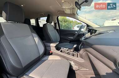 Внедорожник / Кроссовер Ford Escape 2018 в 