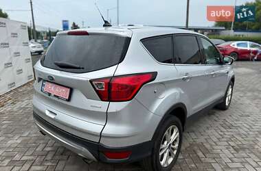 Внедорожник / Кроссовер Ford Escape 2019 в 