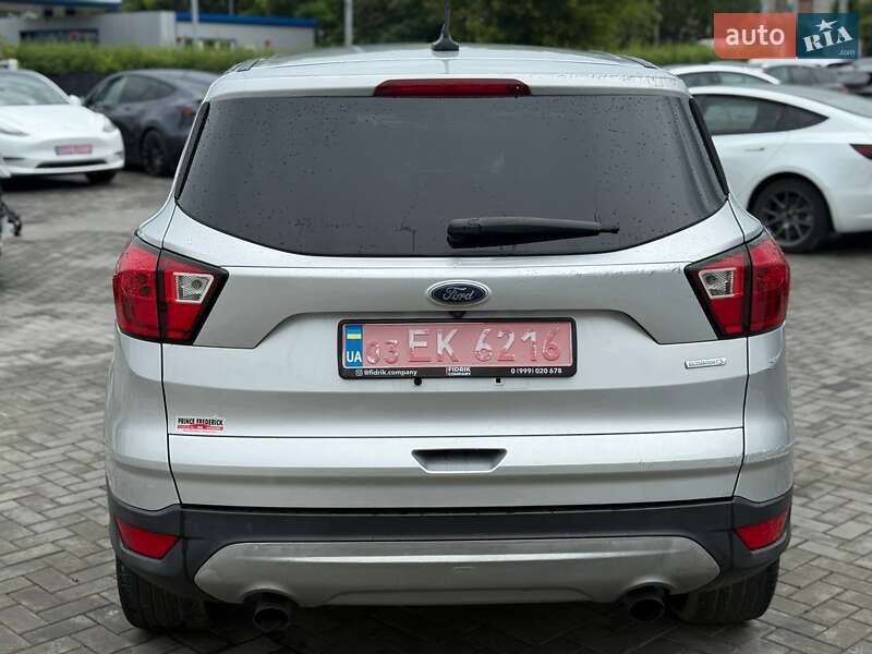 Внедорожник / Кроссовер Ford Escape 2019 в Луцке