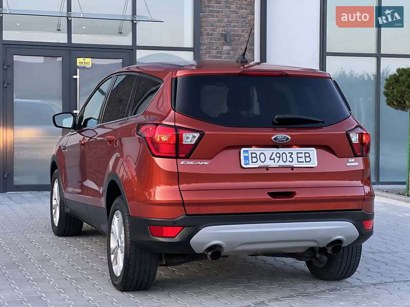 Внедорожник / Кроссовер Ford Escape 2018 в Тернополе