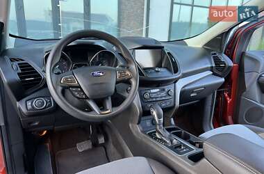 Внедорожник / Кроссовер Ford Escape 2018 в 