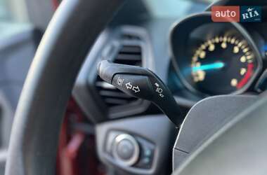 Внедорожник / Кроссовер Ford Escape 2018 в 
