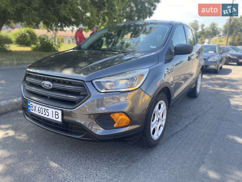 Позашляховик / Кросовер Ford Escape 2016 в 